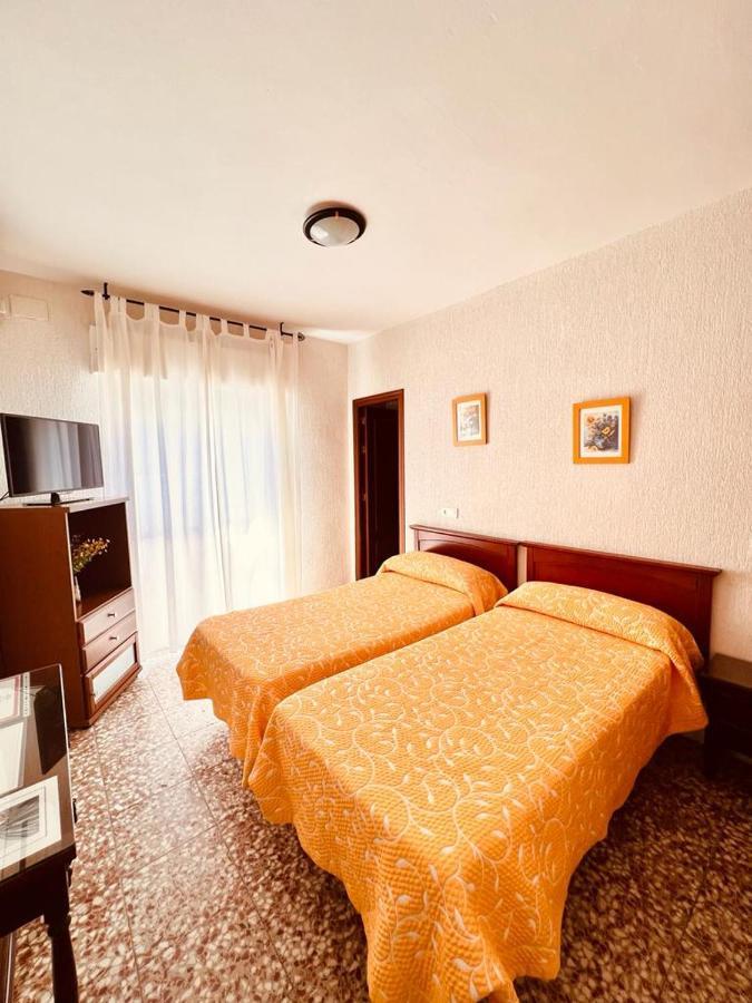 Hostal Muriel Aljaraque Bagian luar foto