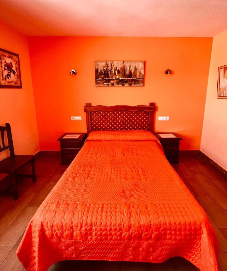 Hostal Muriel Aljaraque Bagian luar foto